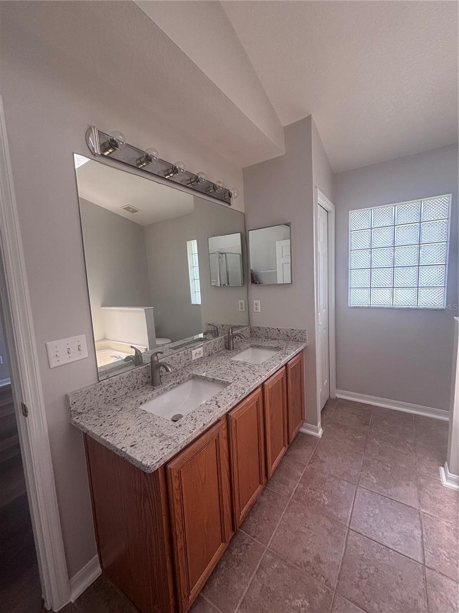 131 Cedarpark Ln Property Photo 16