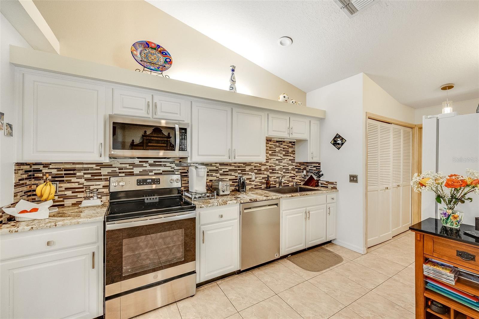 6590 Bay Shore Dr Property Photo 28