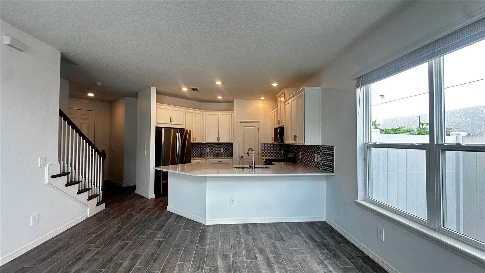 1025 Pando Loop Property Photo 4