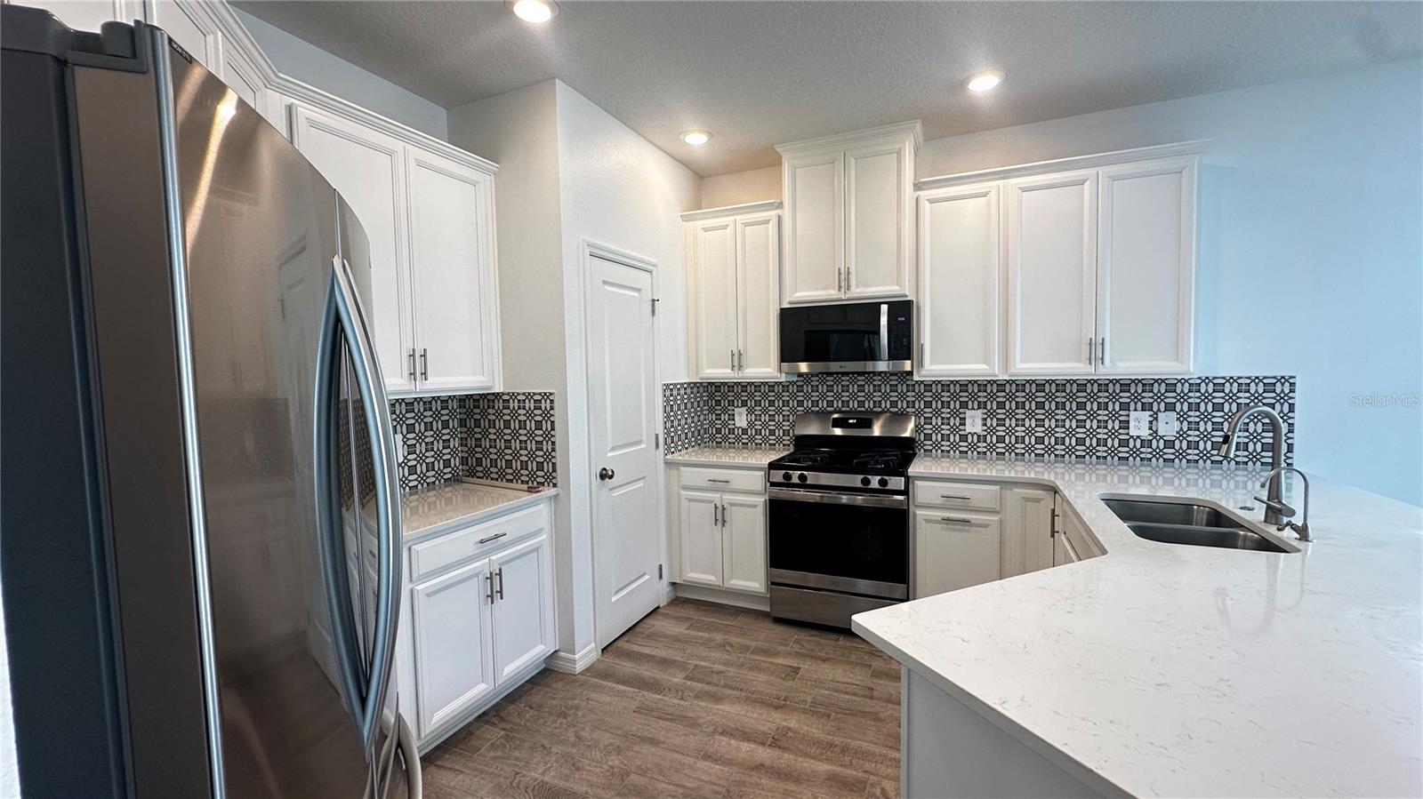 1025 Pando Loop Property Photo 6