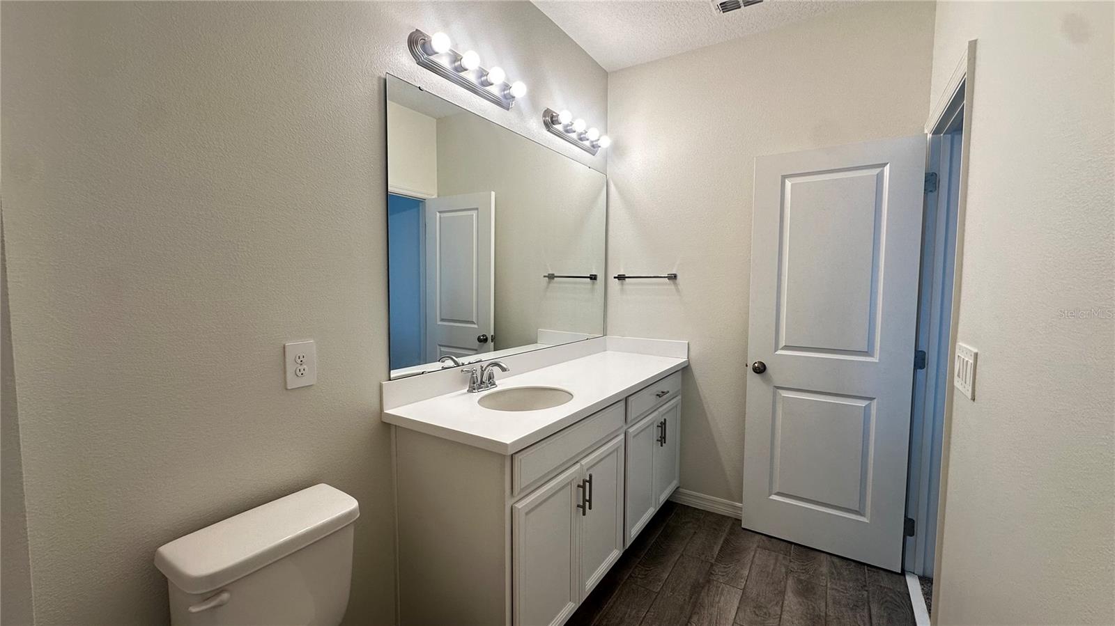 1025 Pando Loop Property Photo 9