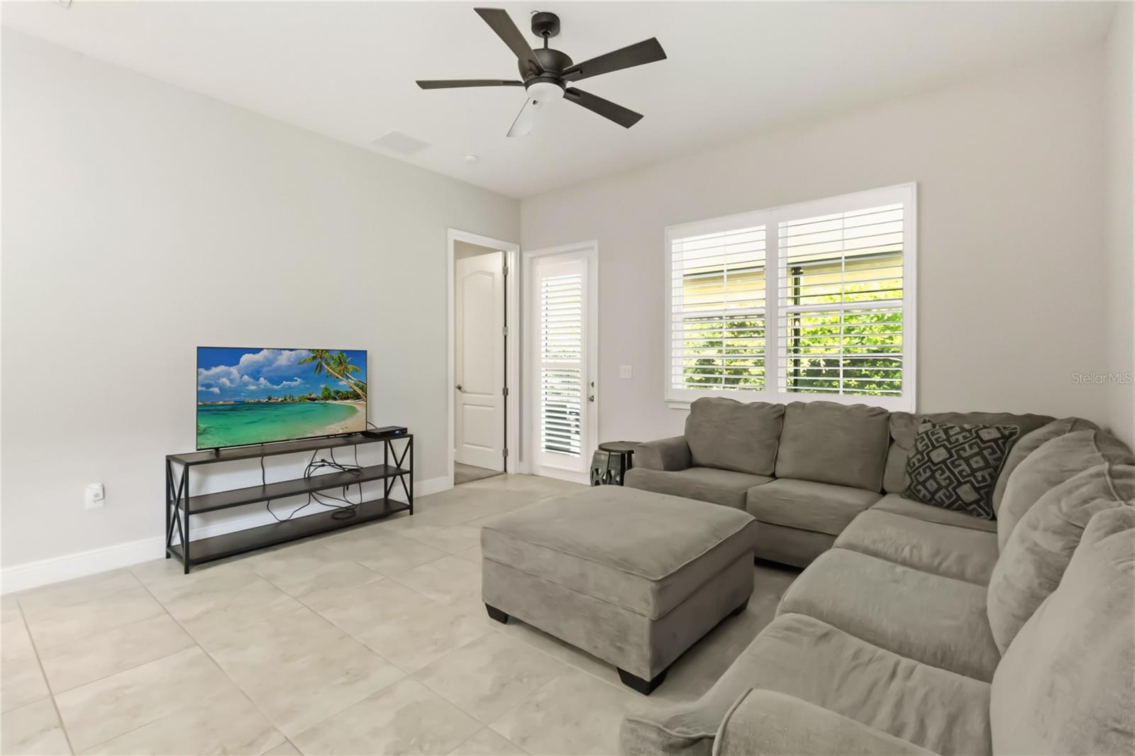 2419 Datura Loop Property Photo 5