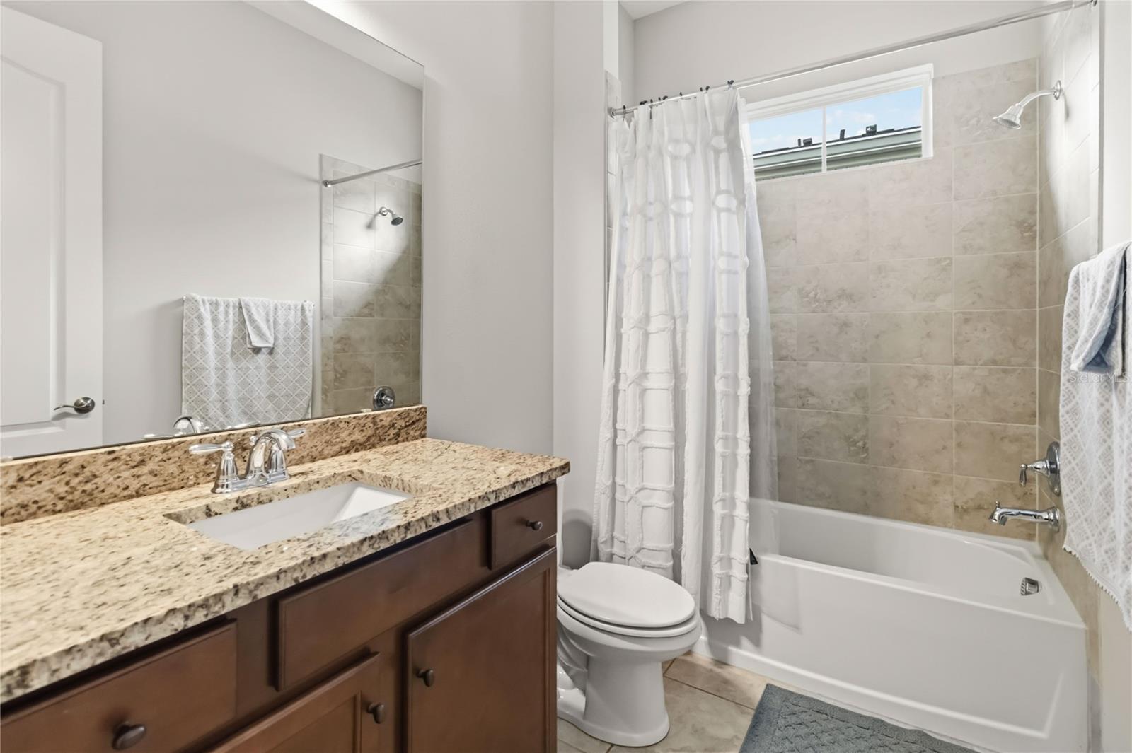 2419 Datura Loop Property Photo 23