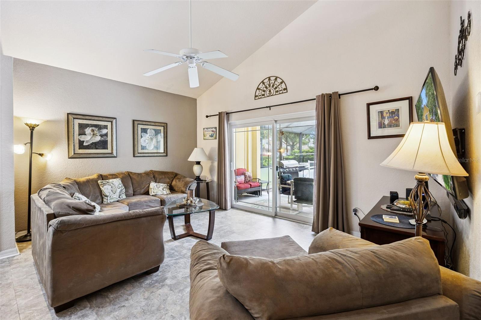 17839 Woodcrest Way Property Photo 8