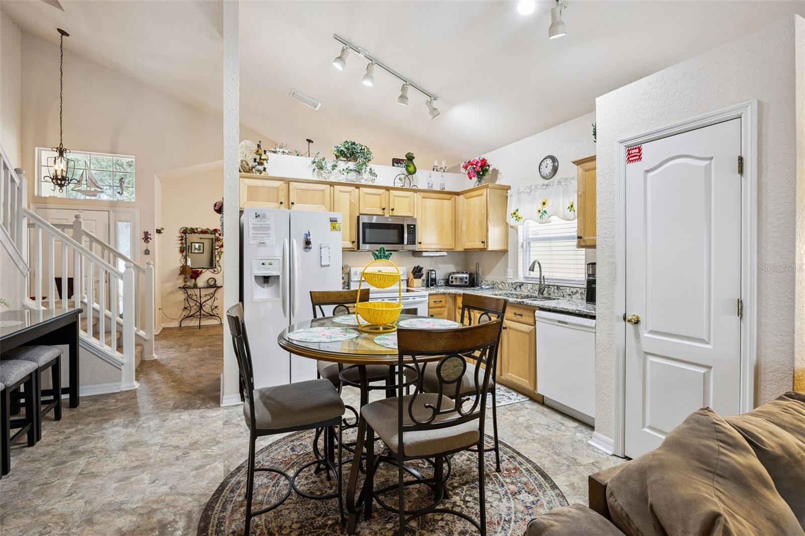 17839 Woodcrest Way Property Photo 10