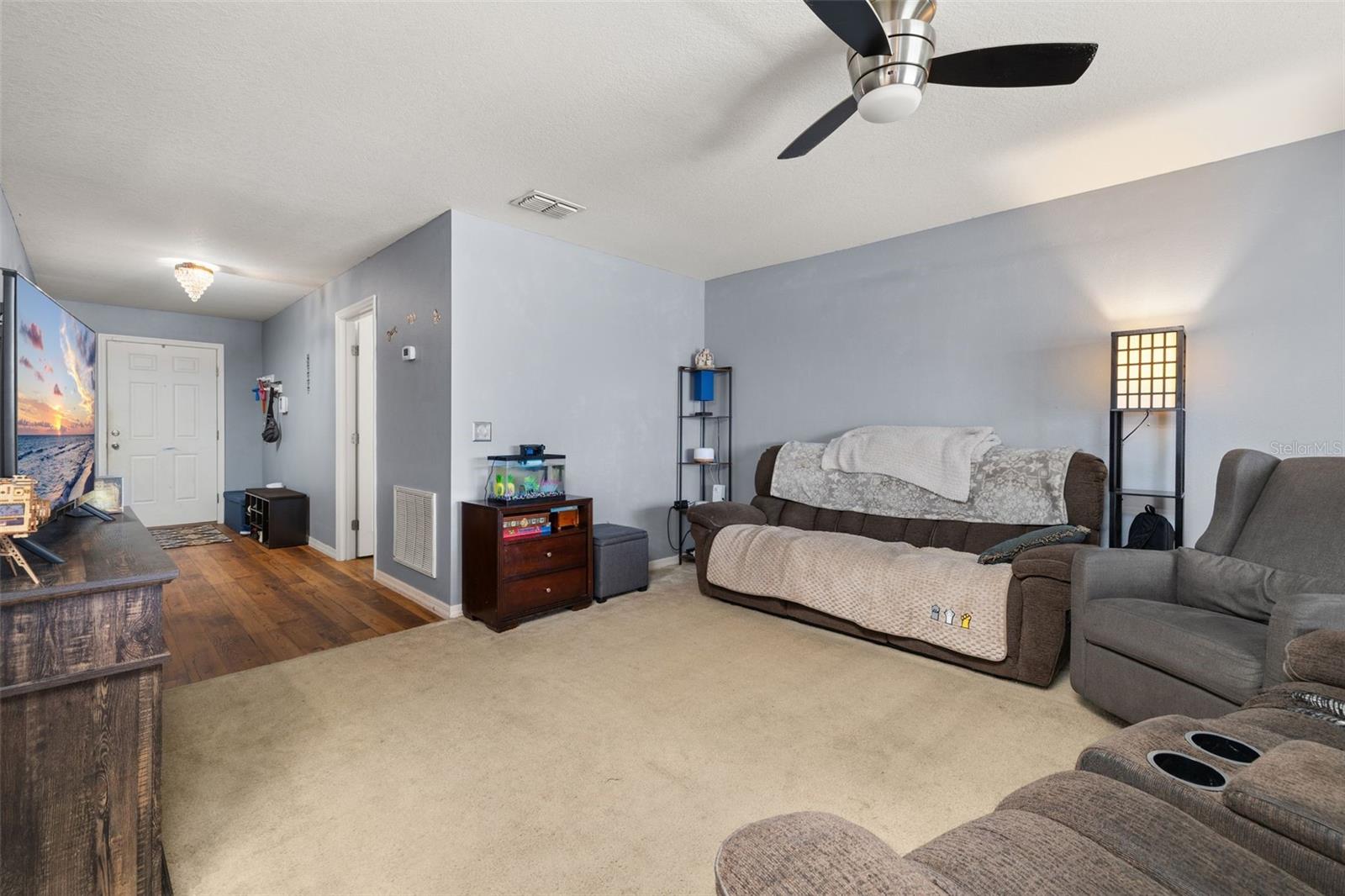 1321 Woodlark Dr Property Photo 3