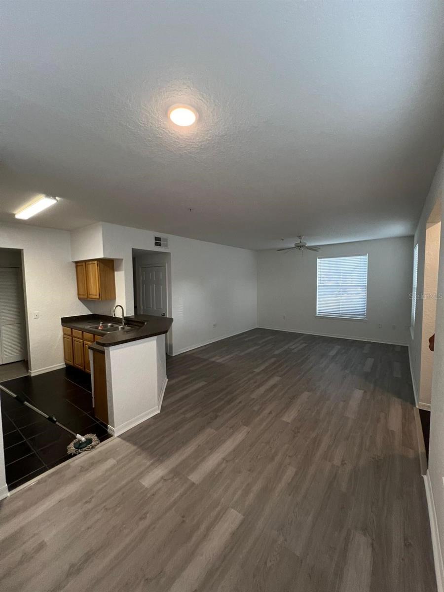5963 Westgate Dr #1414 Property Photo 2