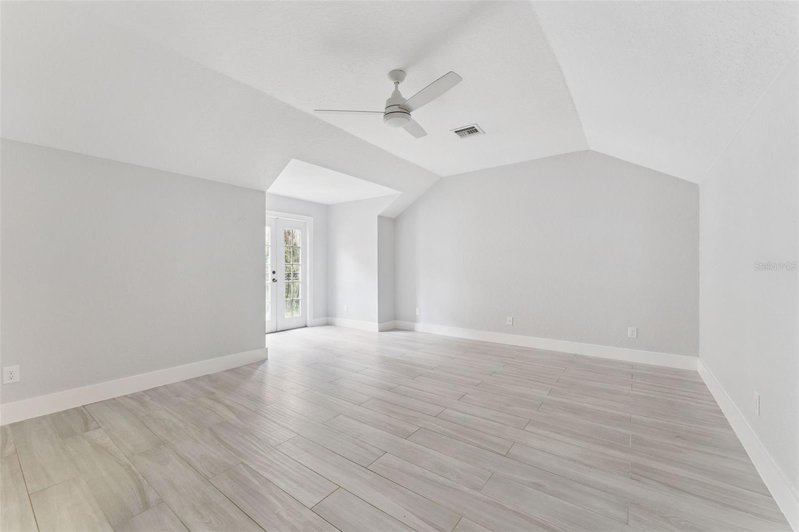 7764 Islewood Ct Property Photo 45