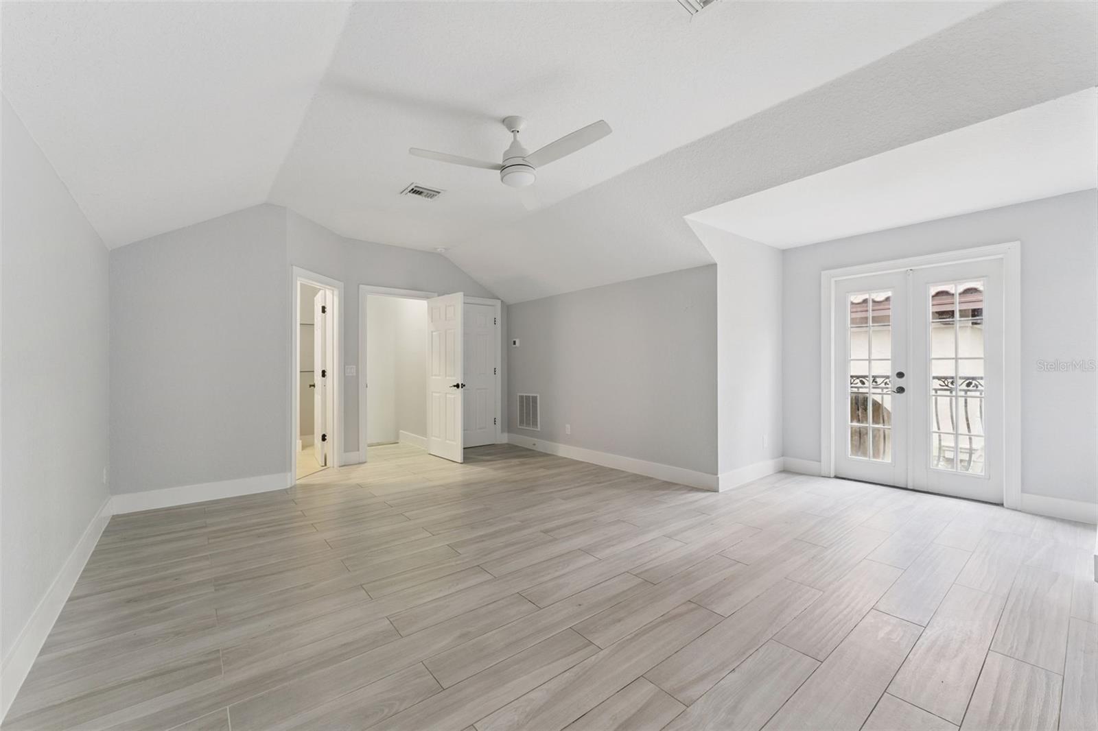 7764 Islewood Ct Property Photo 46