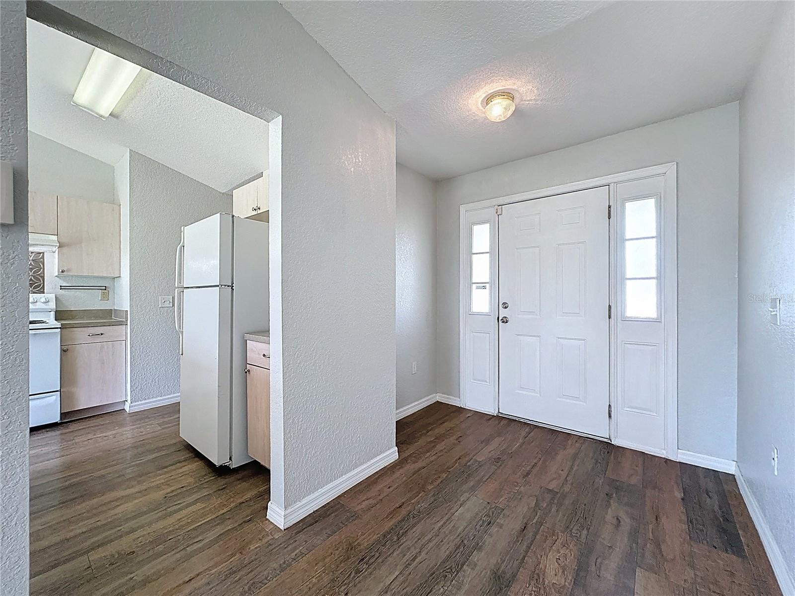 424 Danube Way Property Photo 9