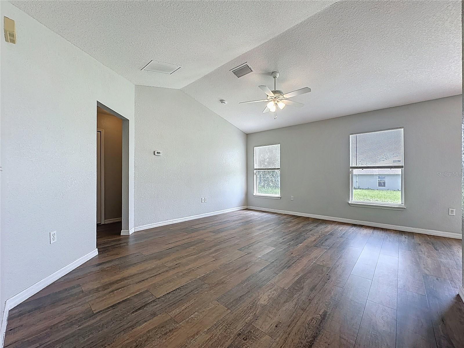 424 Danube Way Property Photo 33