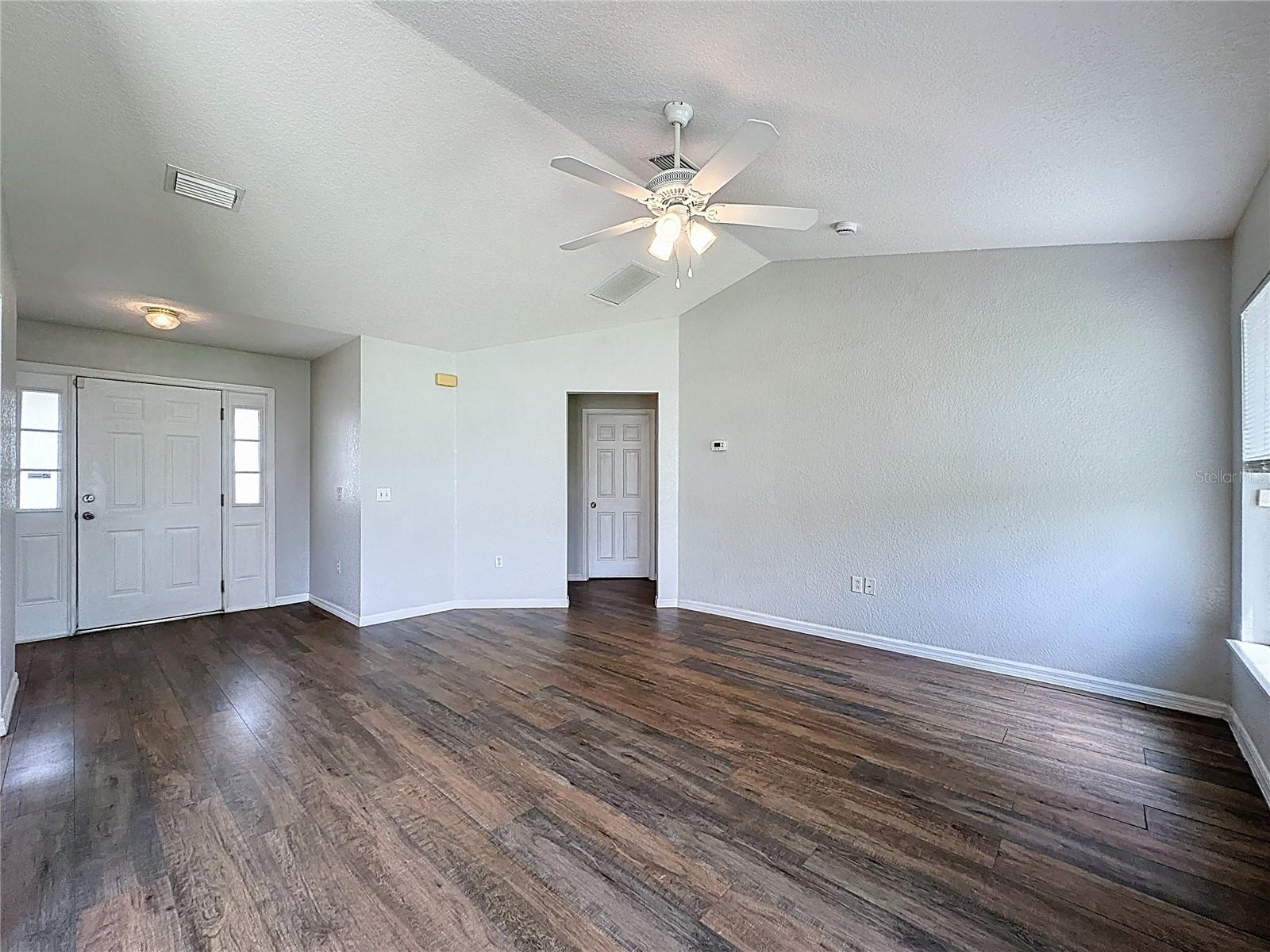 424 Danube Way Property Photo 34