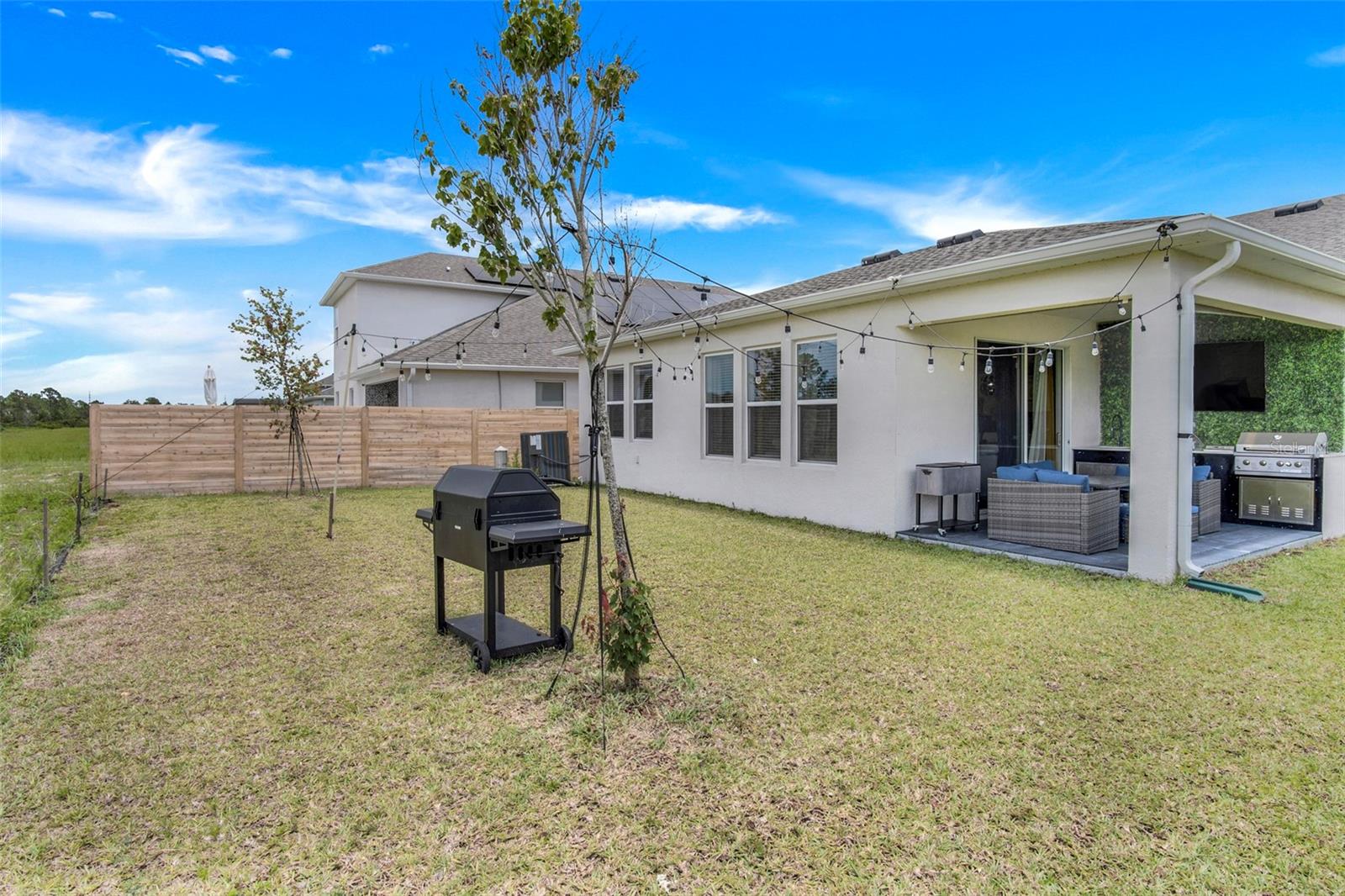 18863 Rawson St Property Photo 4