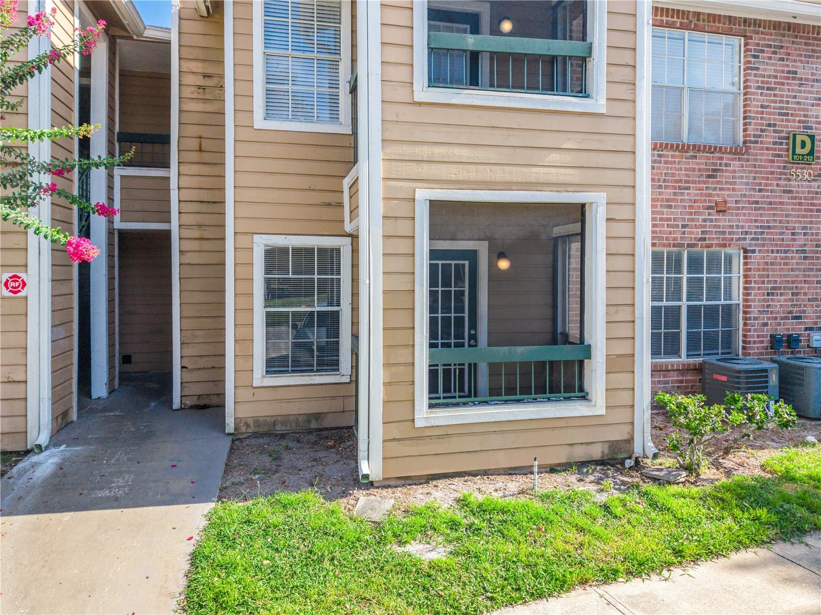 5530 Chrishire Way #d109 Property Photo 4