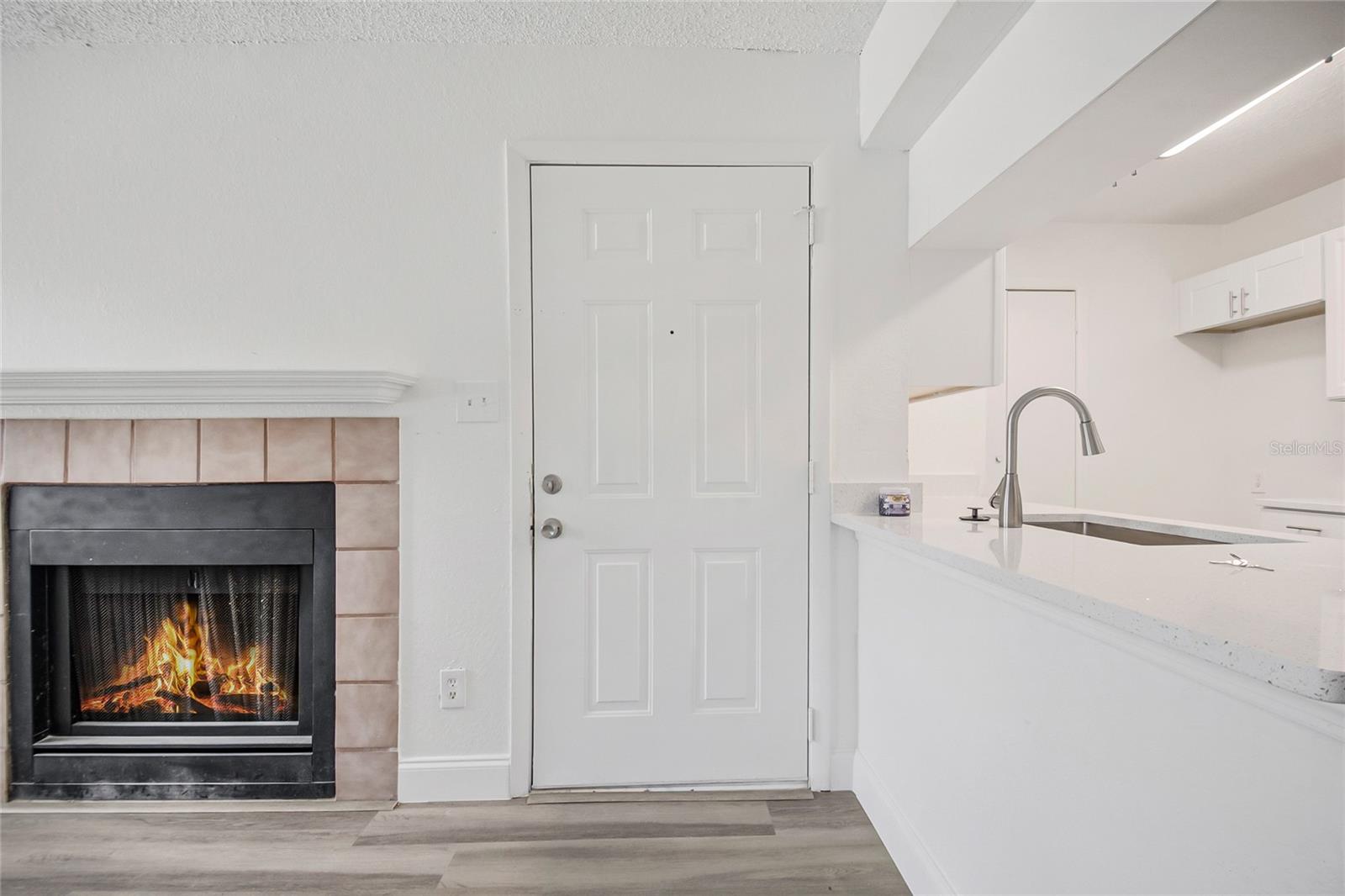 5530 Chrishire Way #d109 Property Photo 6