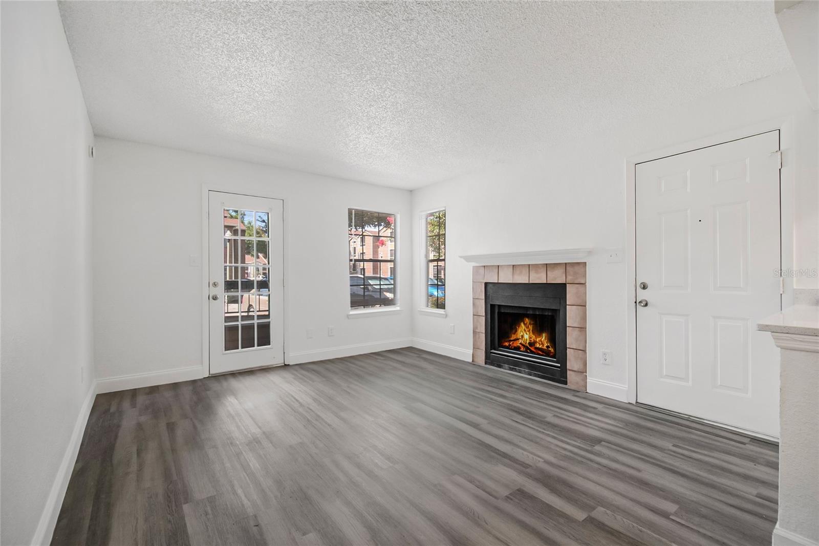 5530 Chrishire Way #d109 Property Photo 8