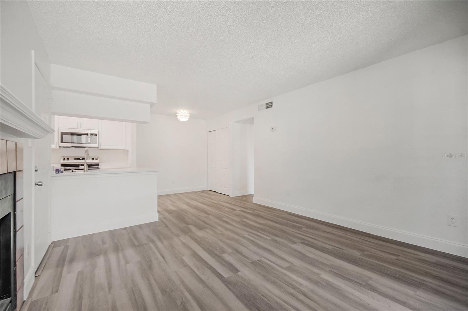 5530 Chrishire Way #d109 Property Photo 10