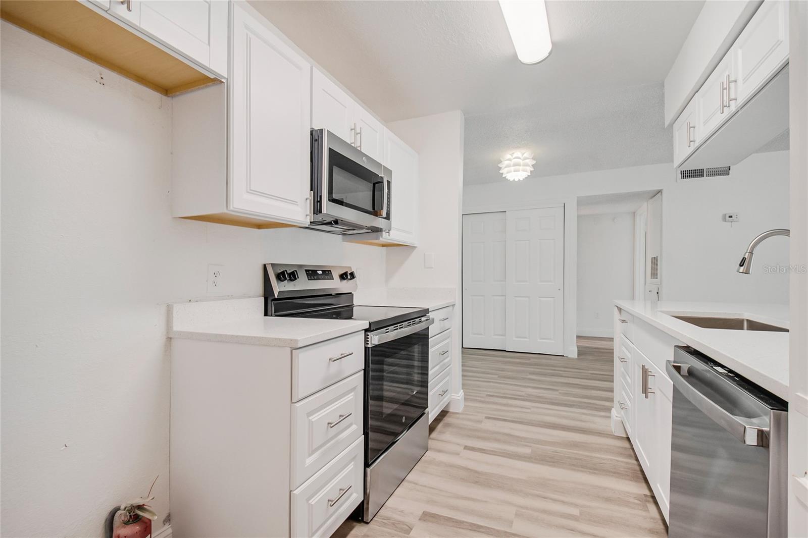 5530 Chrishire Way #d109 Property Photo 15