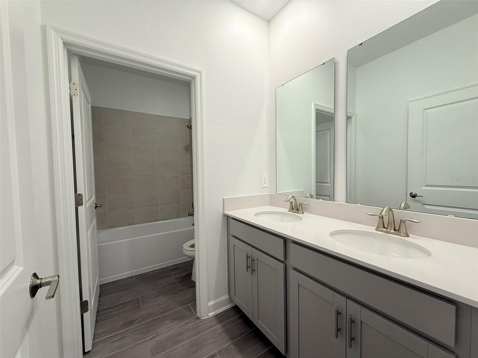 2410 Relaxing Ln Property Photo 11