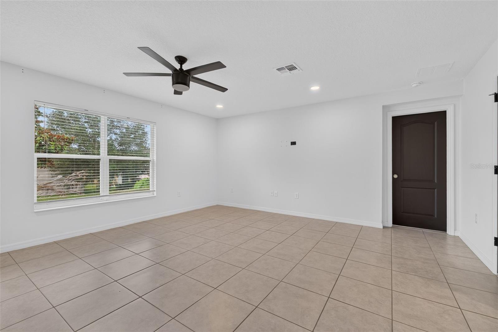 1097 Augustus Dr Property Photo 10