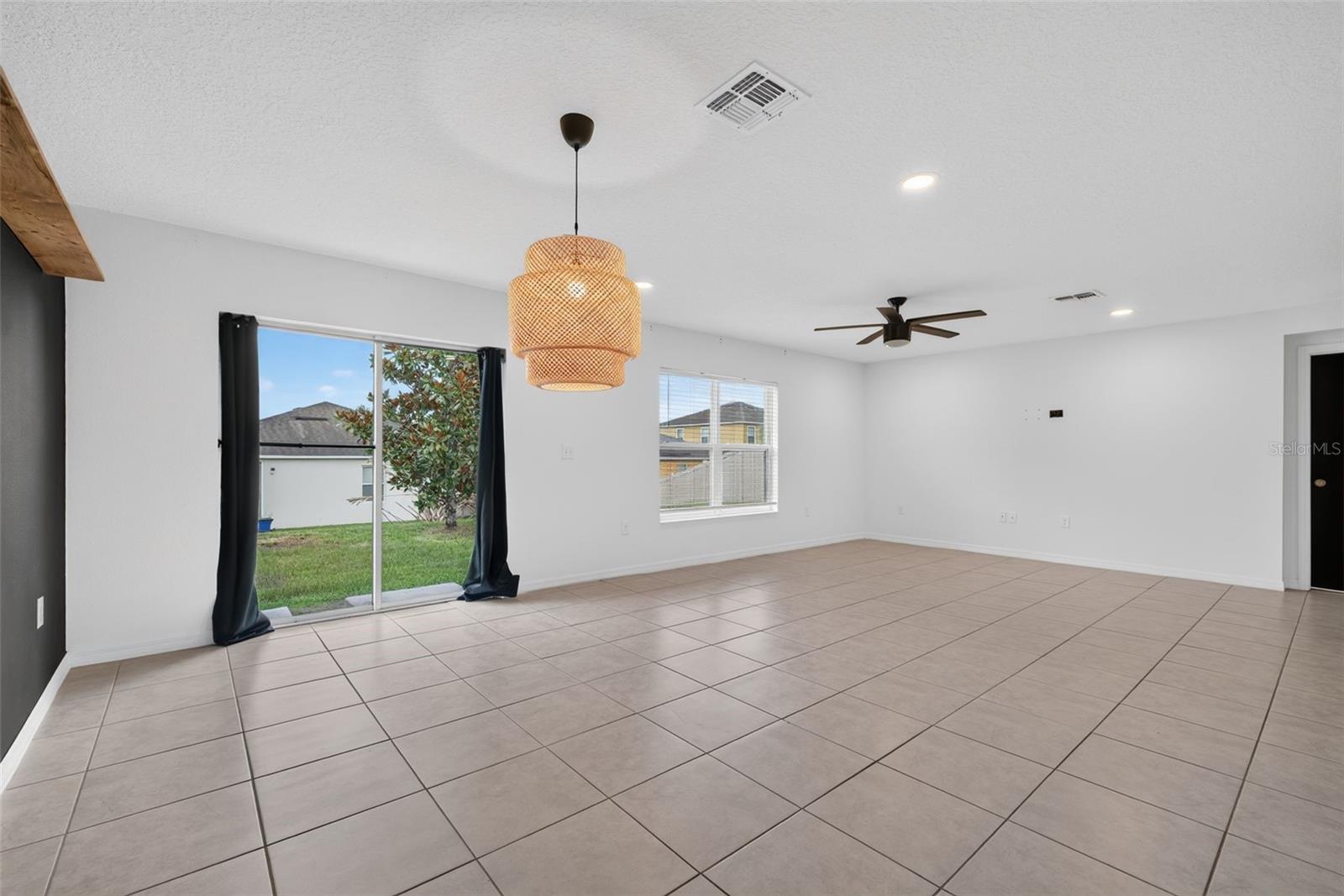1097 Augustus Dr Property Photo 11