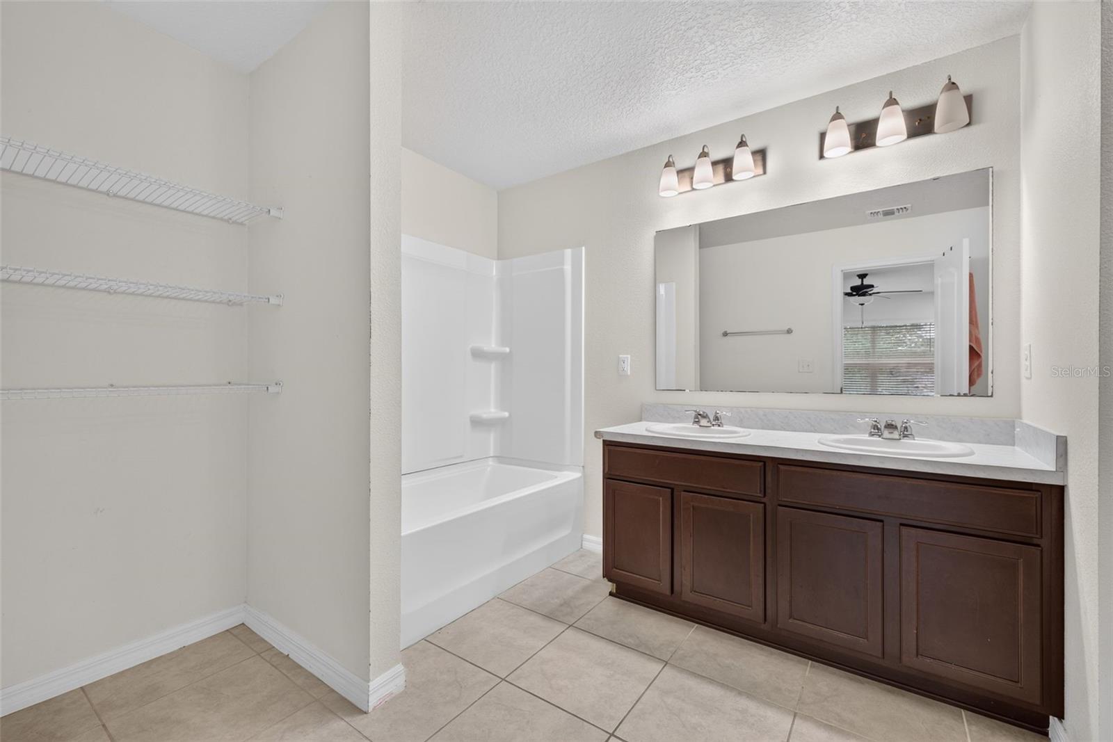 1097 Augustus Dr Property Photo 18