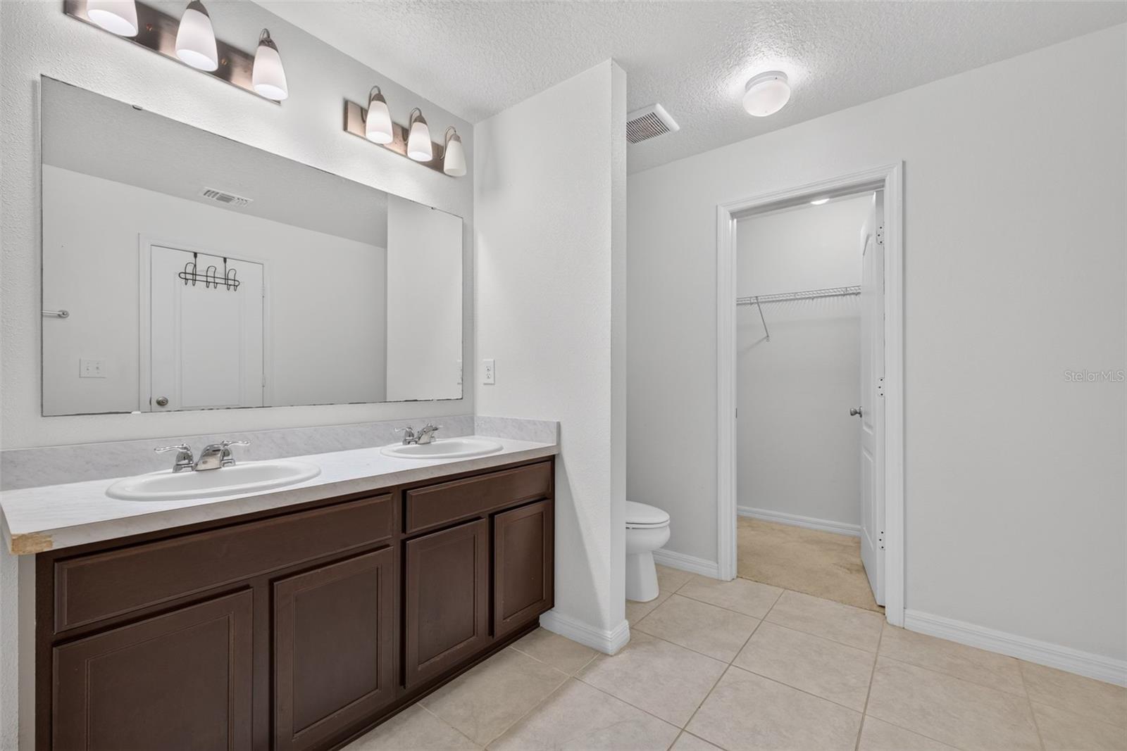 1097 Augustus Dr Property Photo 19