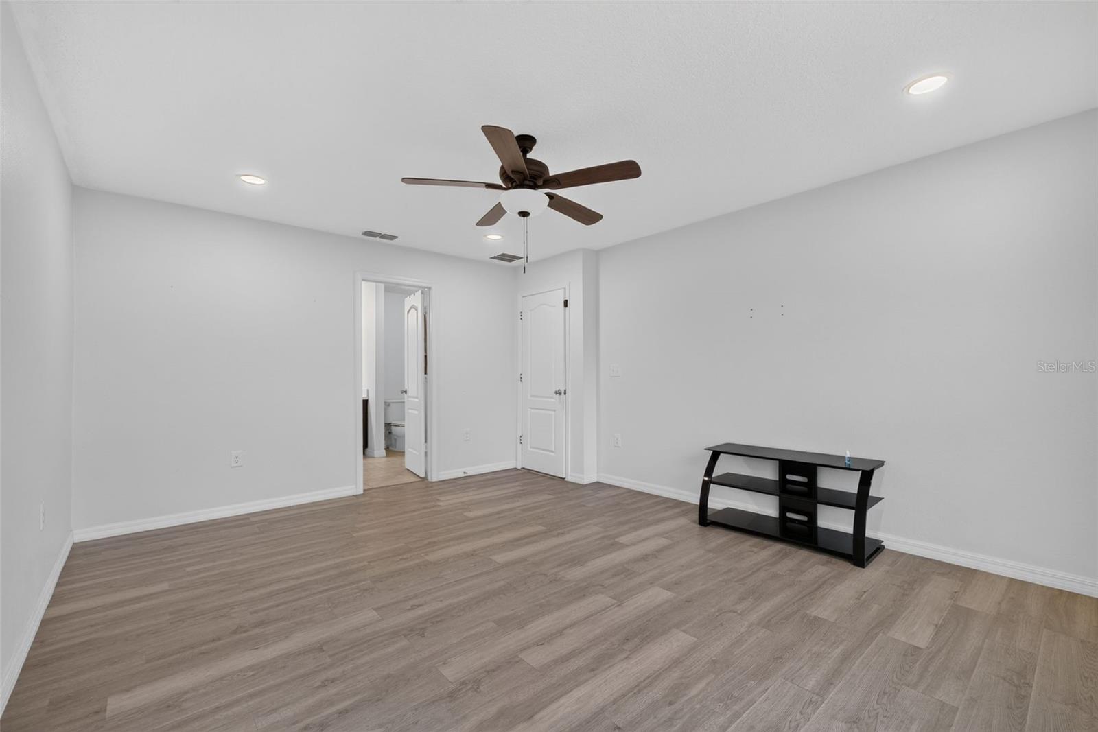 1097 Augustus Dr Property Photo 24