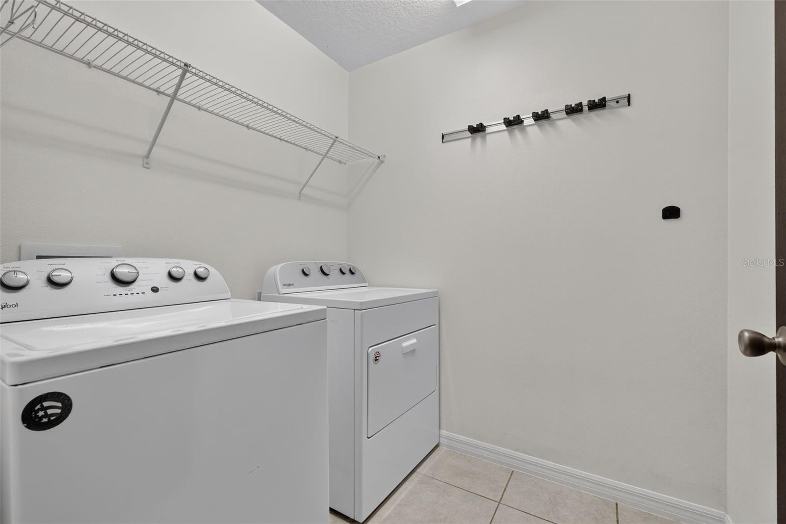 1097 Augustus Dr Property Photo 32
