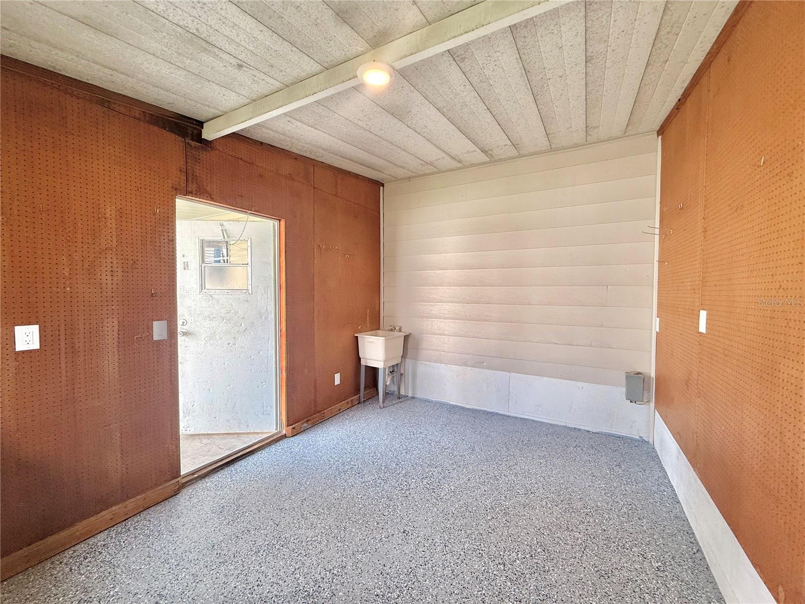 347 Canal Ct Property Photo 24
