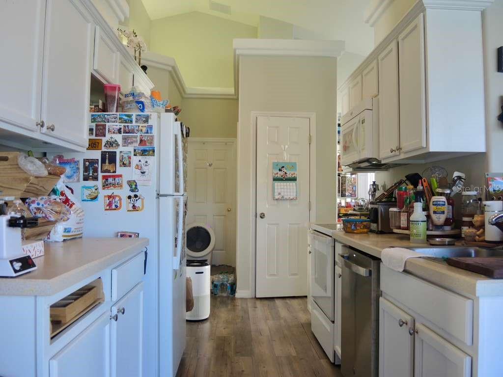 16732 Glenbrook Blvd Property Photo 9