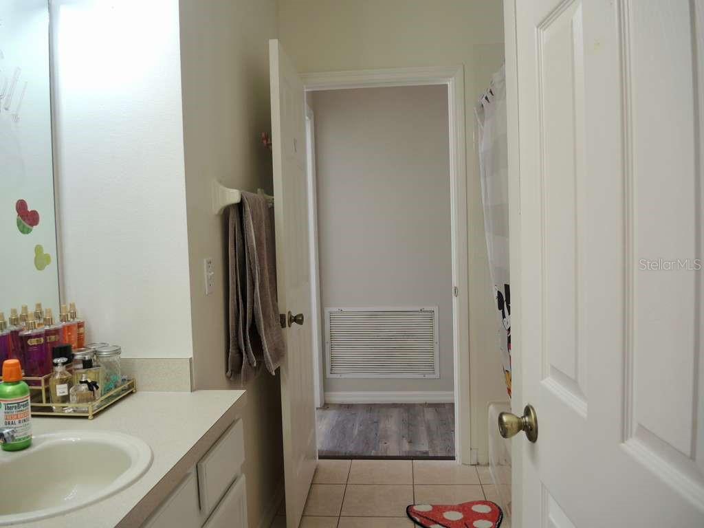 16732 Glenbrook Blvd Property Photo 11