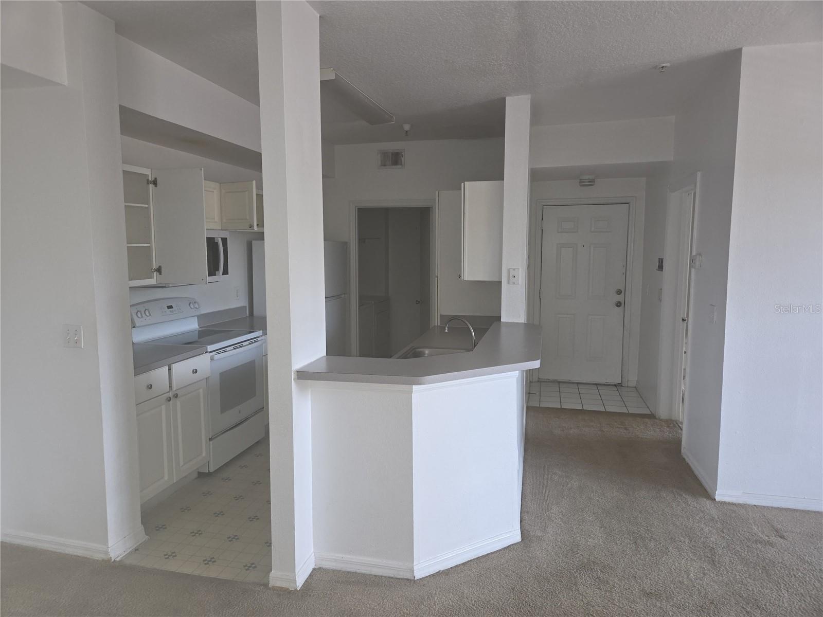 5566 Metrowest Blvd #2-205 Property Photo 5
