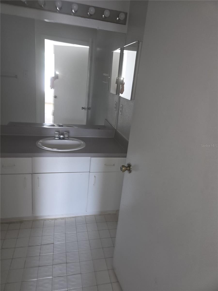 5566 Metrowest Blvd #2-205 Property Photo 7