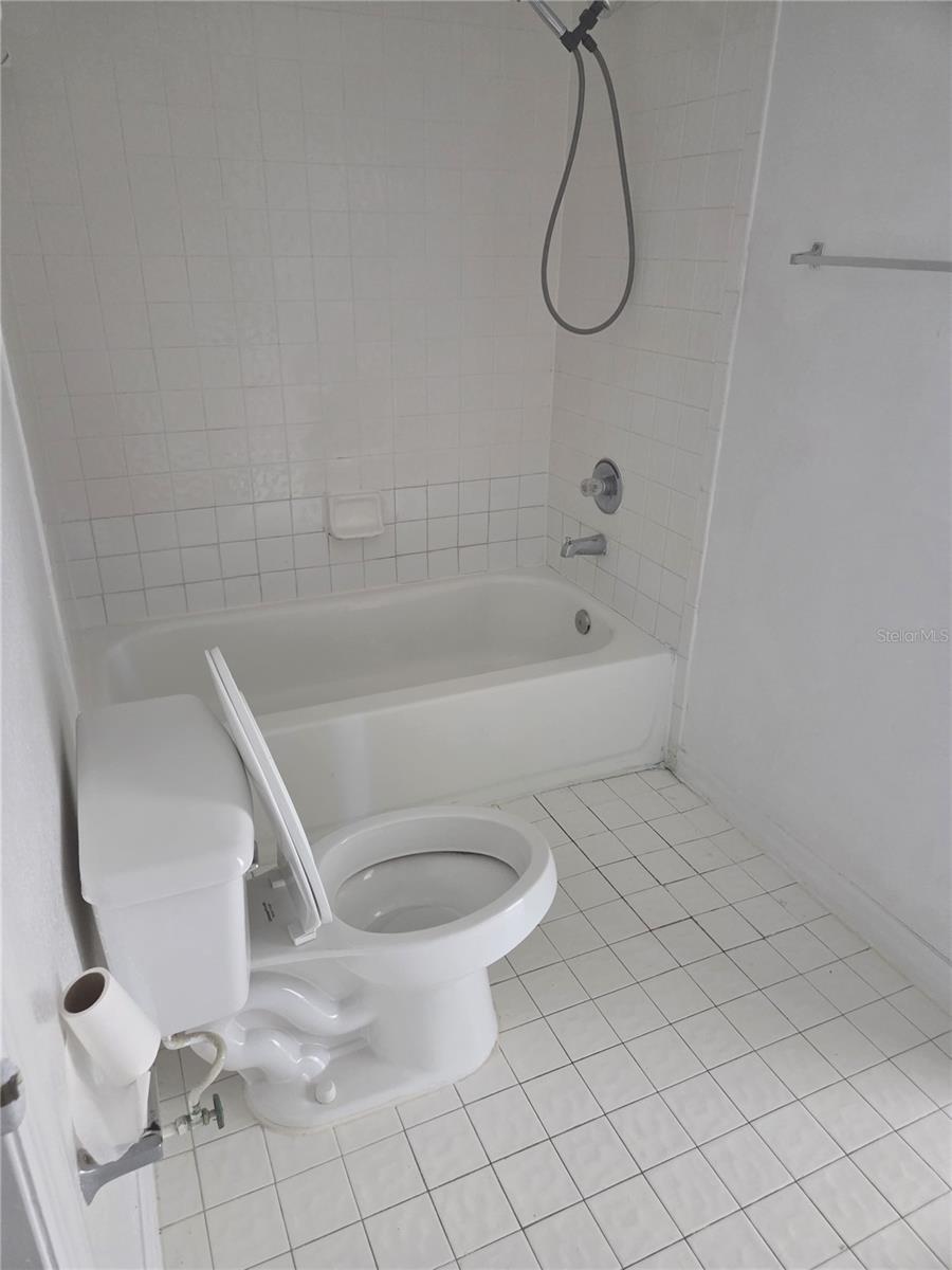 5566 Metrowest Blvd #2-205 Property Photo 17