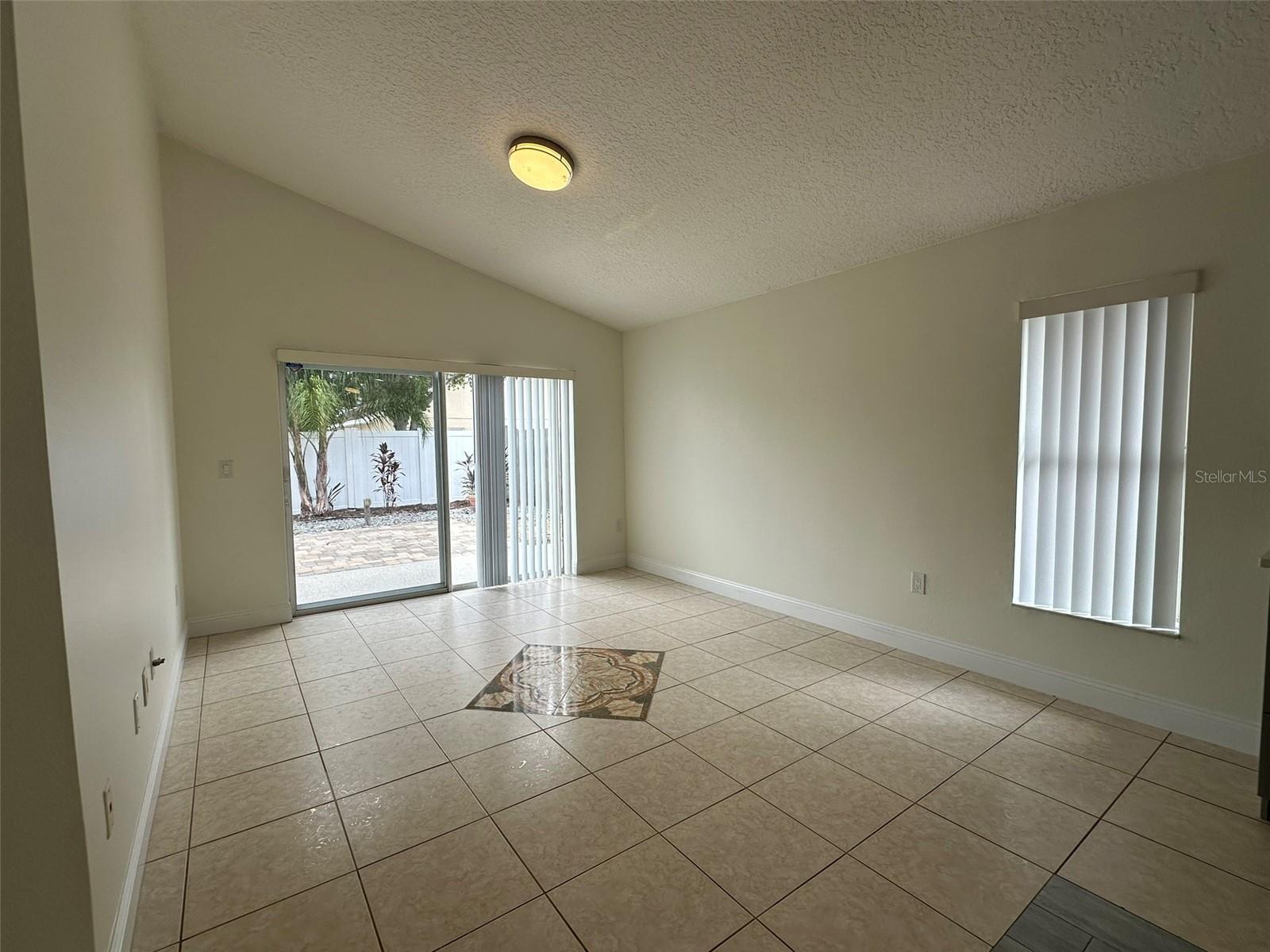 10707 Flycast Cir Property Photo 7
