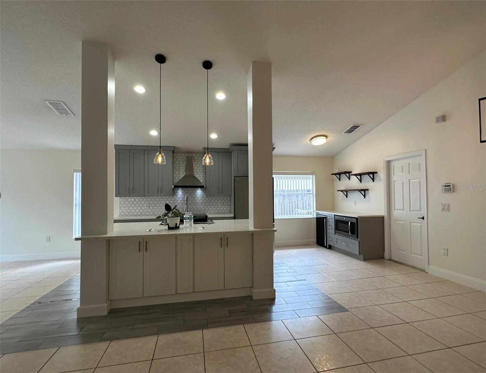 10707 Flycast Cir Property Photo 11