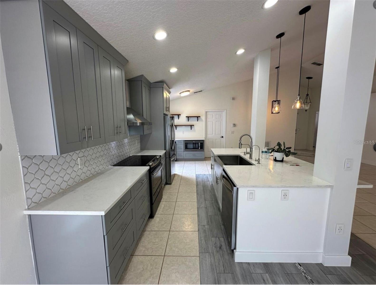 10707 Flycast Cir Property Photo 17