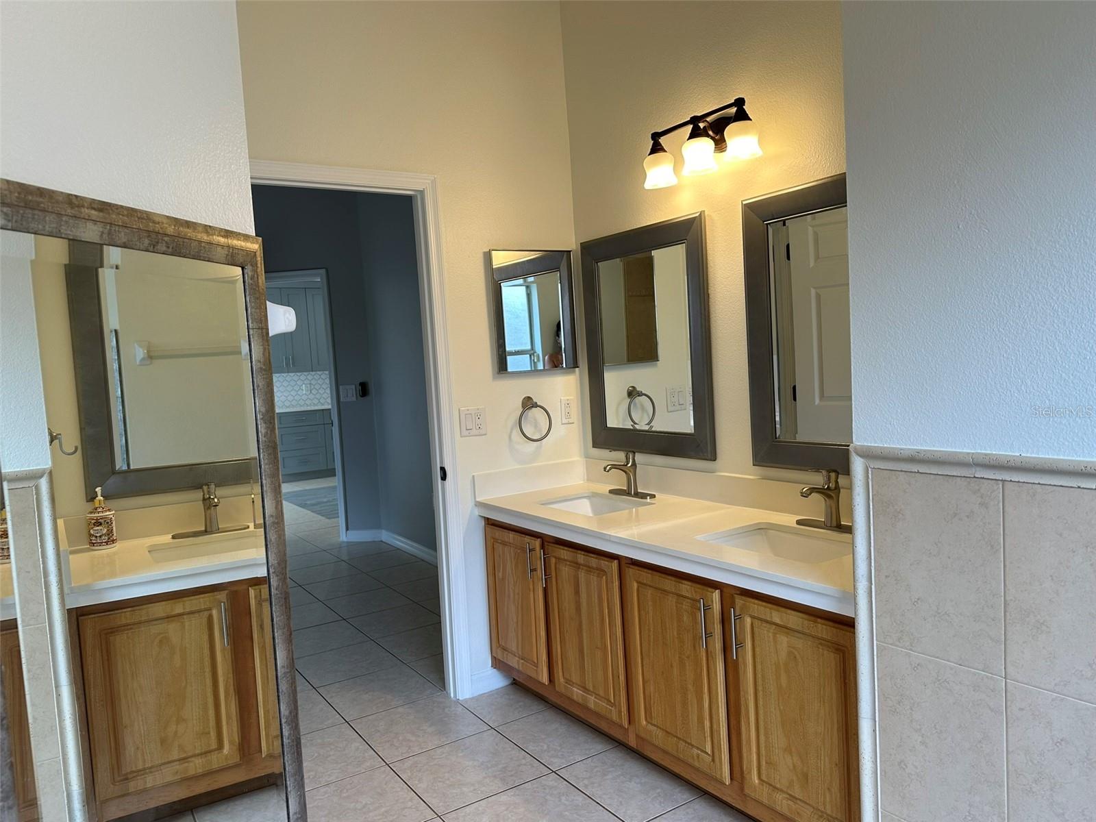 10707 Flycast Cir Property Photo 27