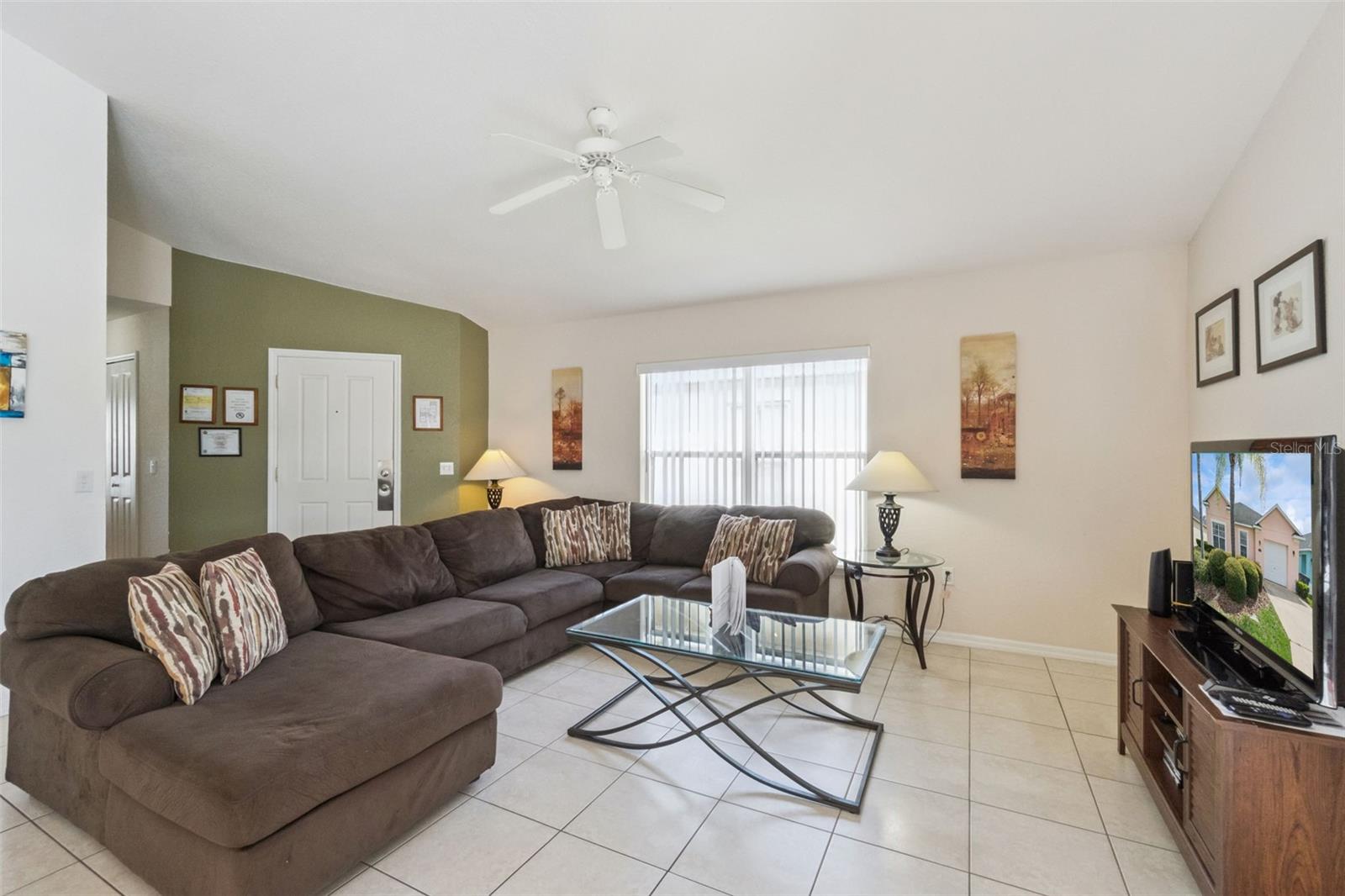 621 Reserve Dr Property Photo 4