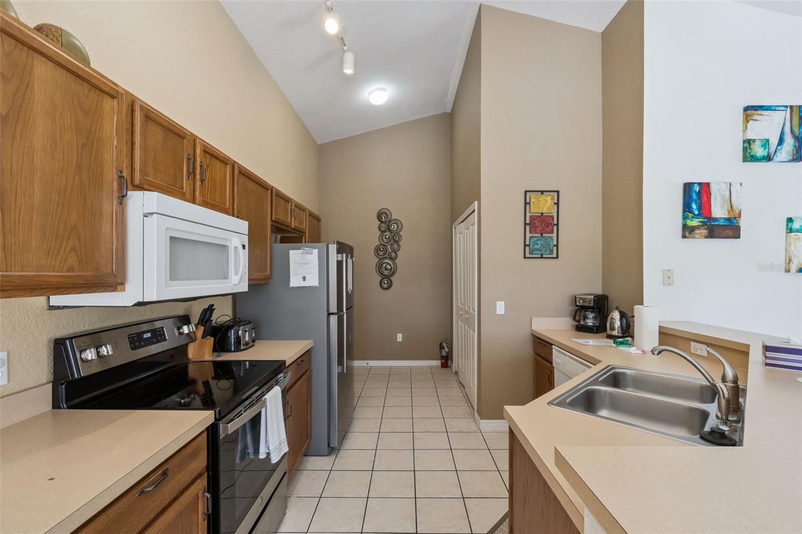 621 Reserve Dr Property Photo 11