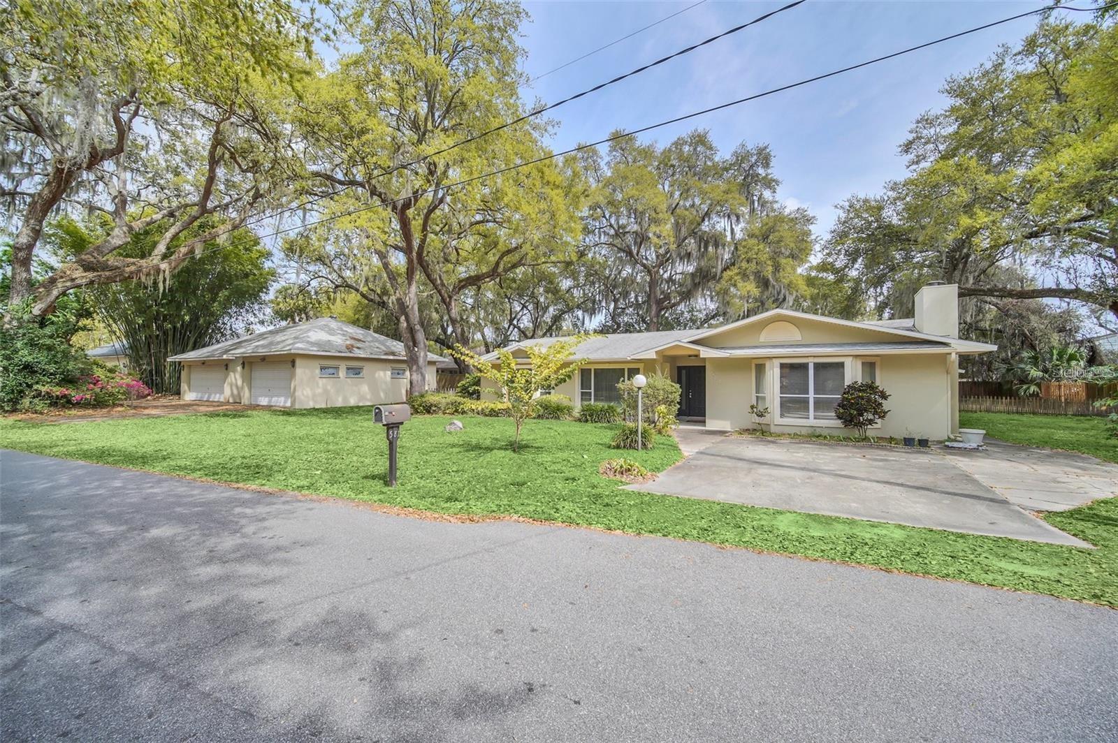 581 WOODLAWN TER