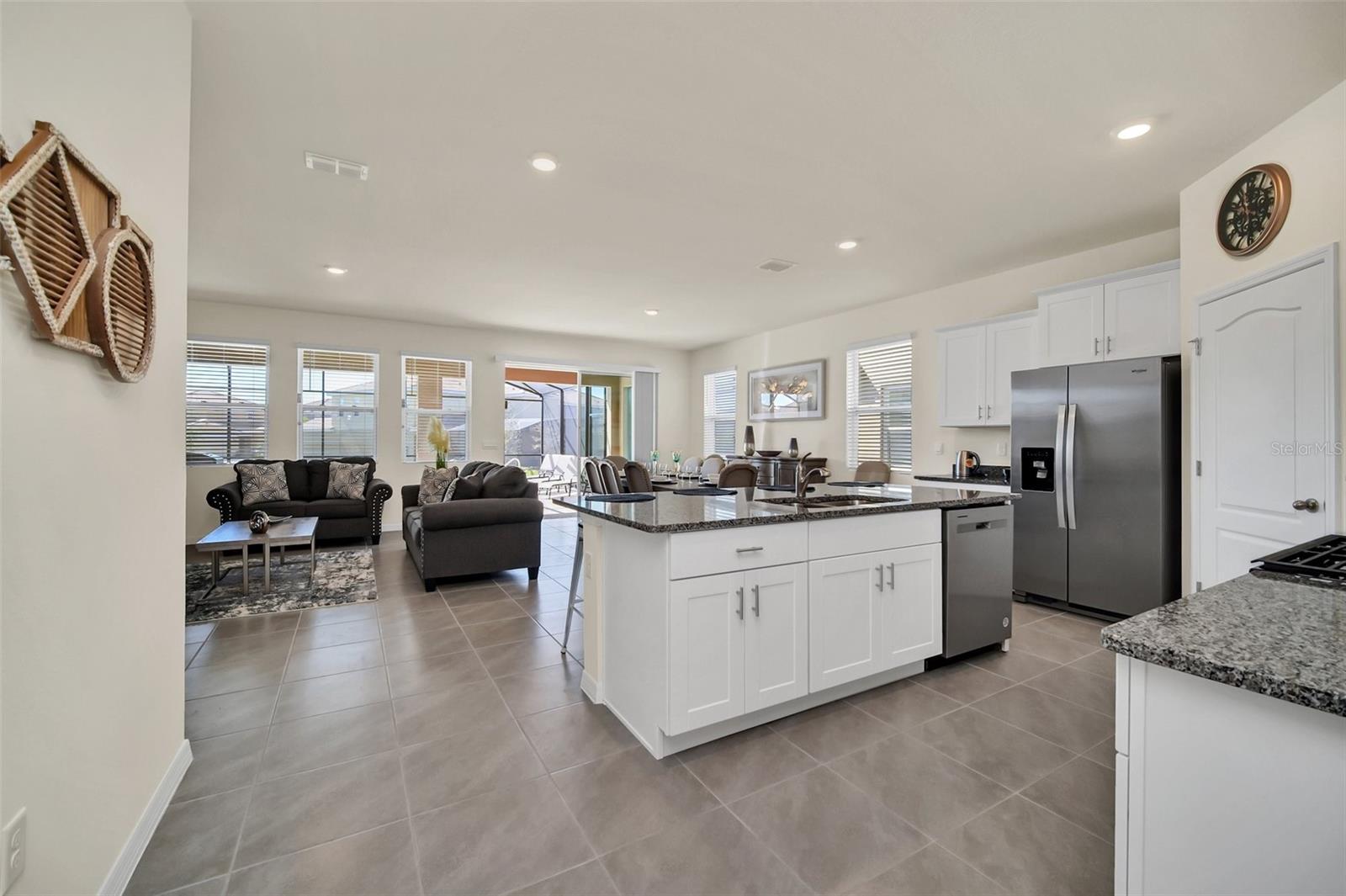 7876 Oak Reflection Loop Property Photo 3