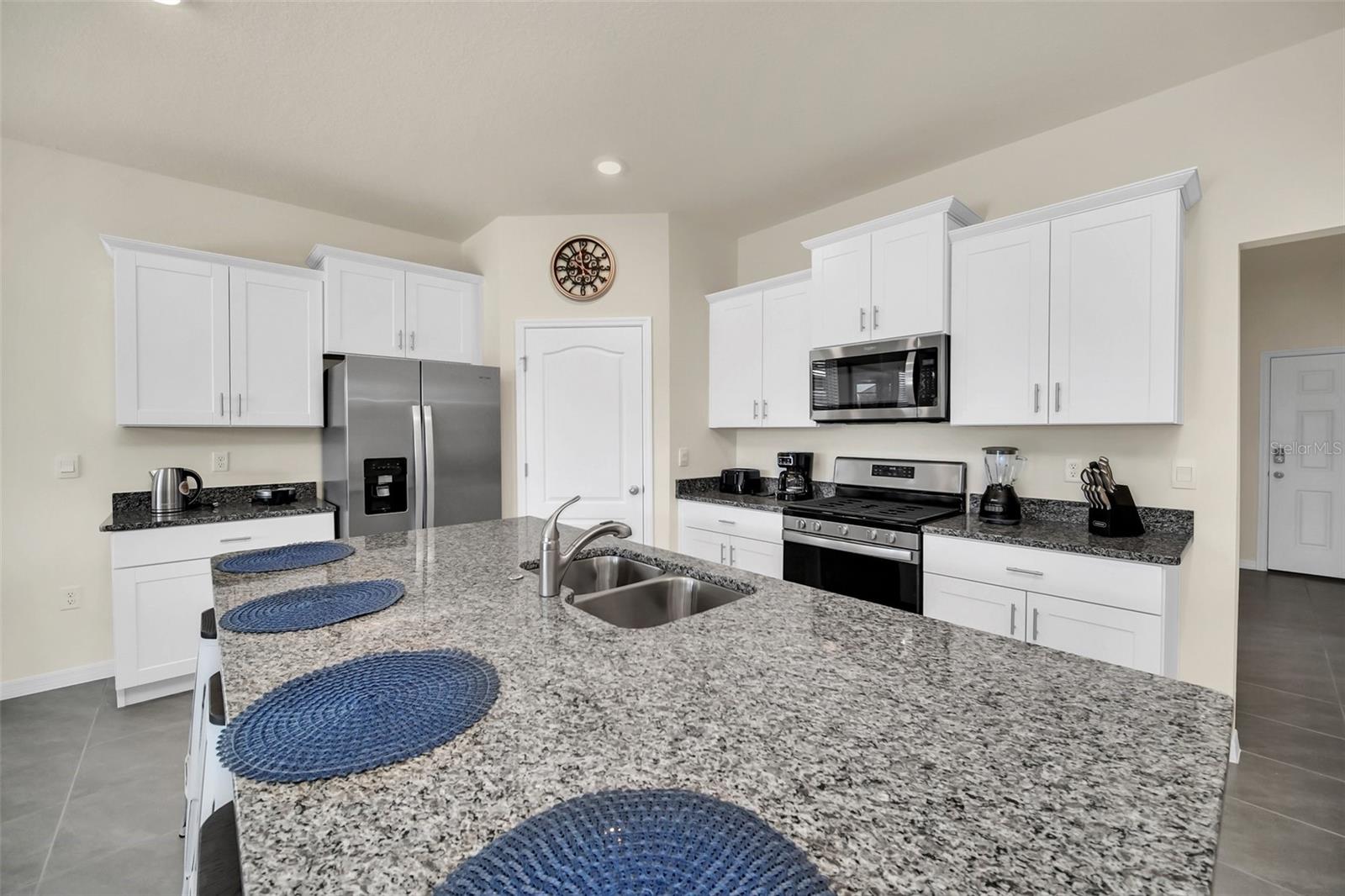 7876 Oak Reflection Loop Property Photo 4