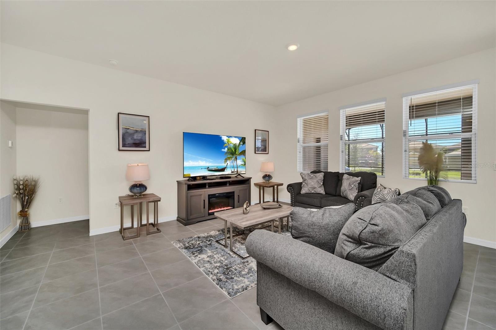 7876 Oak Reflection Loop Property Photo 10