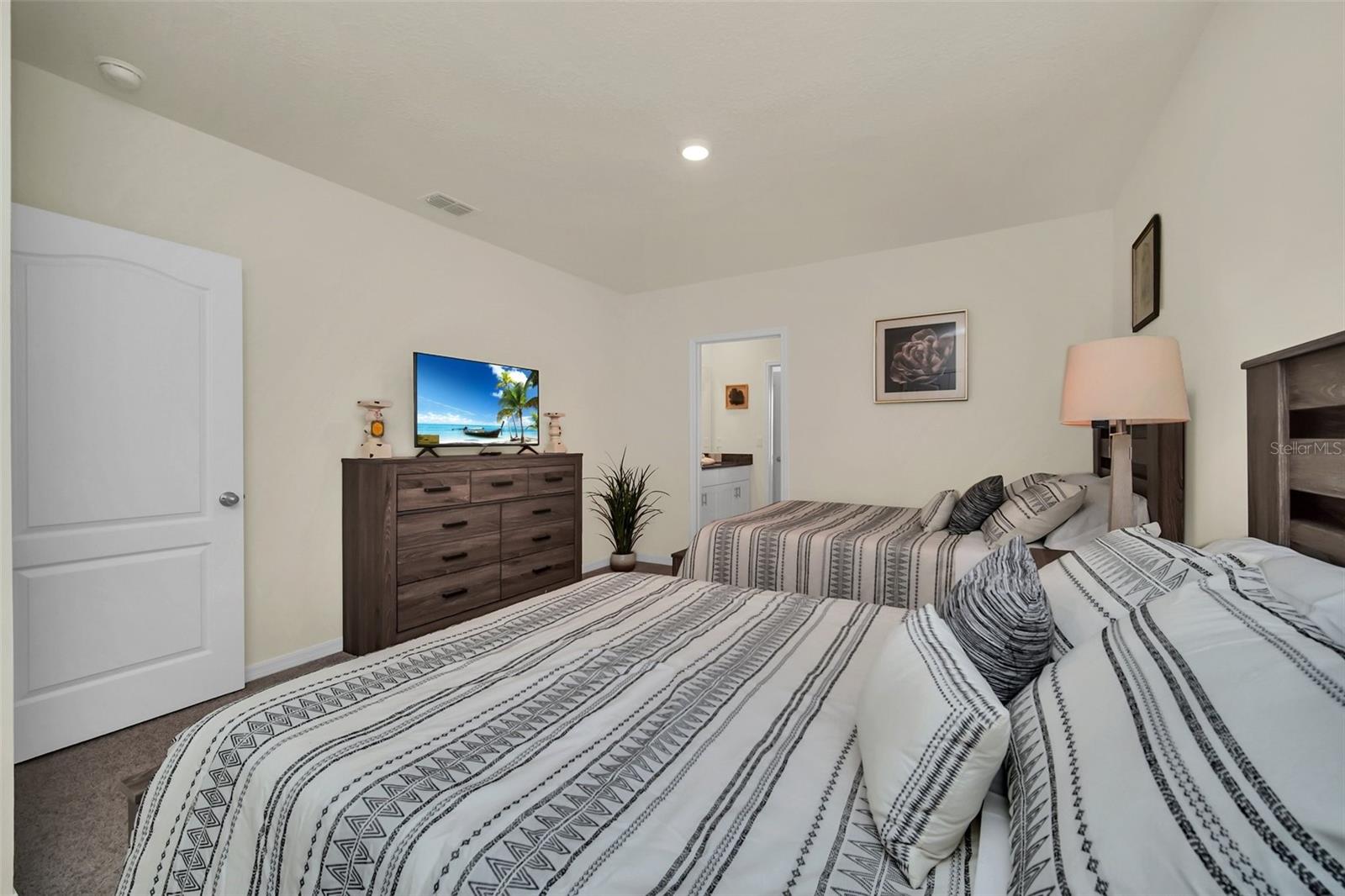 7876 Oak Reflection Loop Property Photo 36