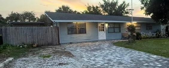 2545 Stratford Drive Property Photo 2