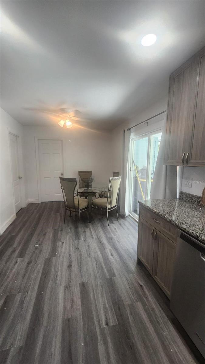 2545 Stratford Drive Property Photo 5