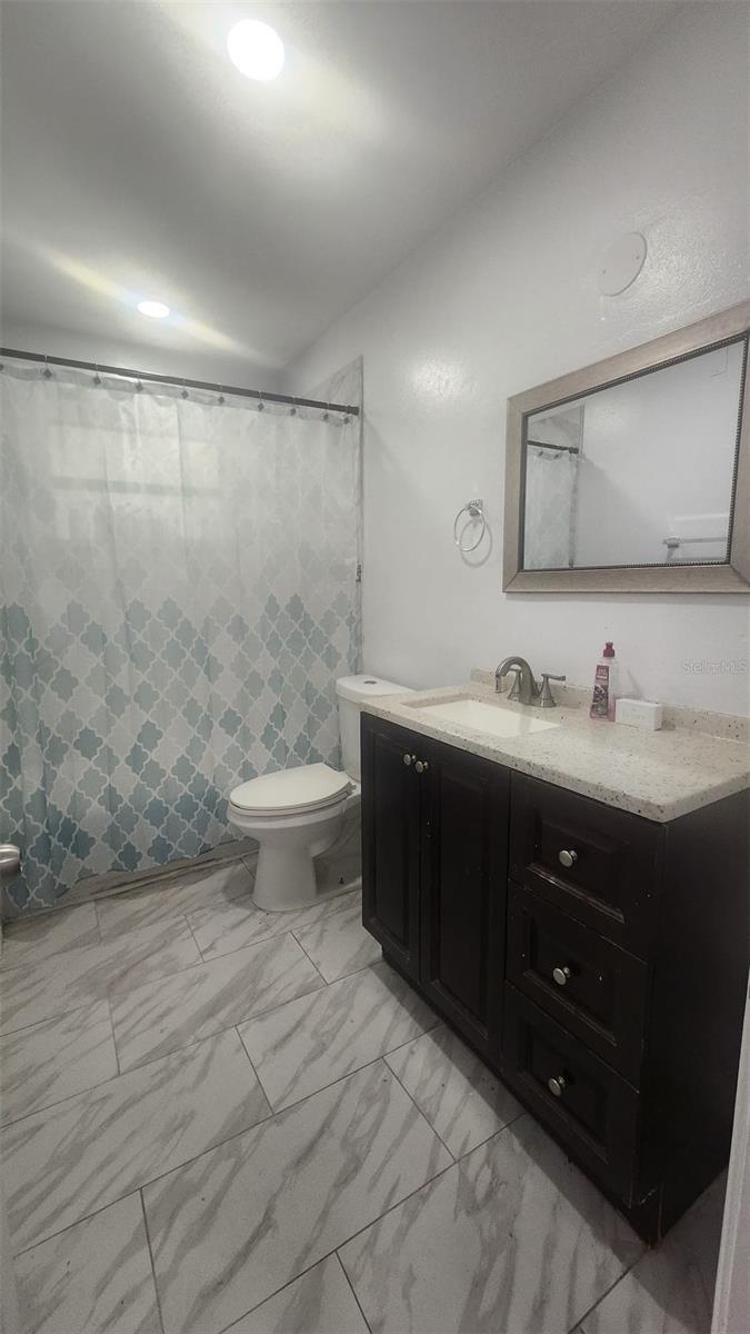 2545 Stratford Drive Property Photo 7