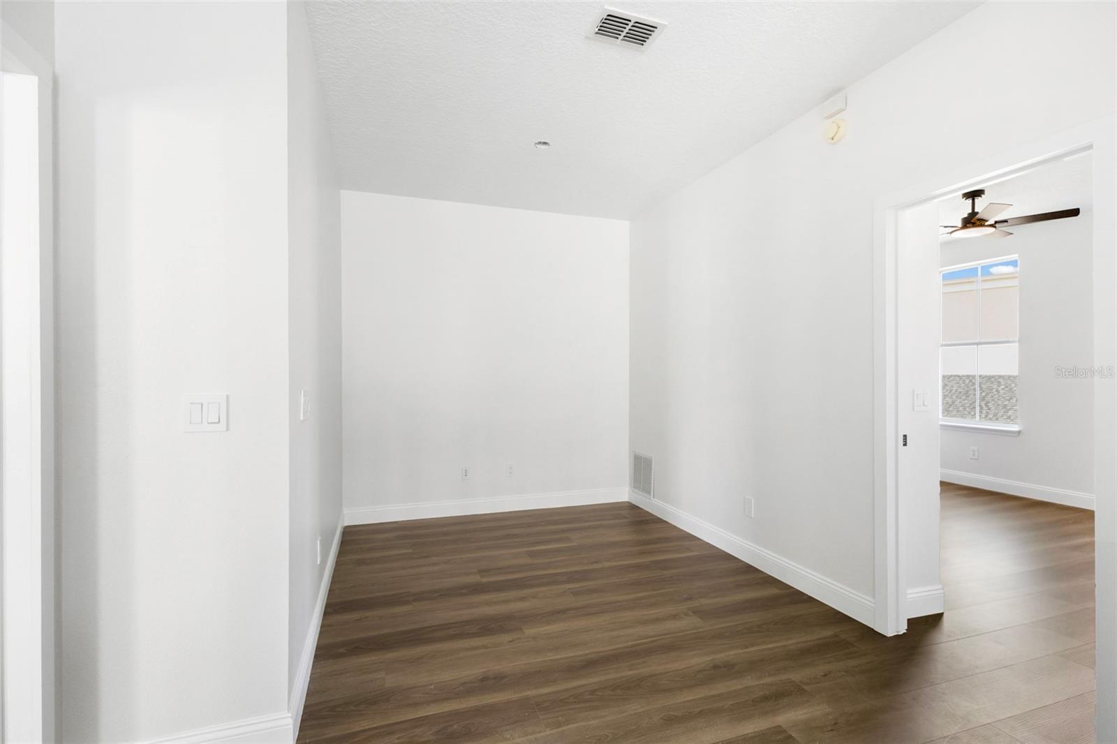 1010 Periwinkle Ct Property Photo 31